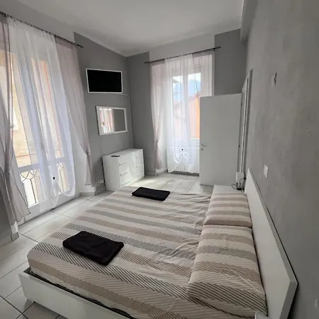 Casa Castagna - *